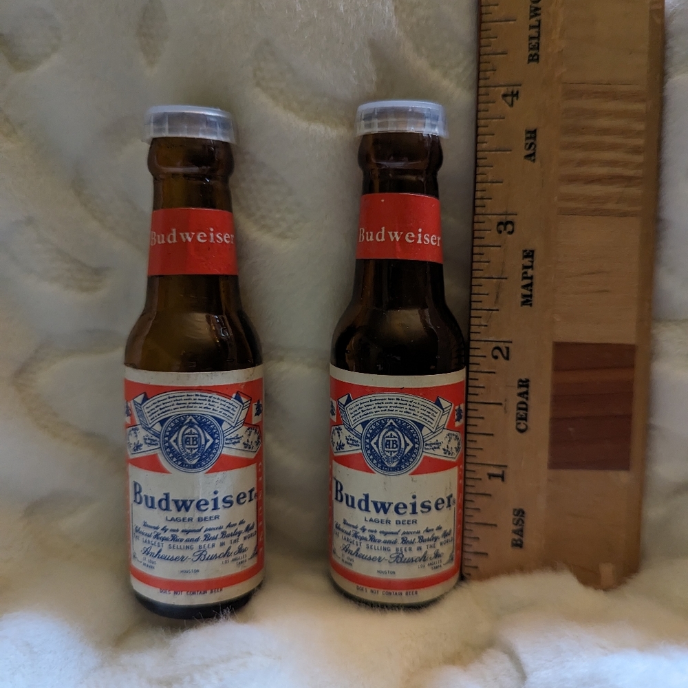 Last call.Vintage 1950s Budweiser salt and pepper